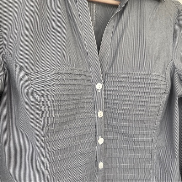Button front shirt. - Picture 4 of 8